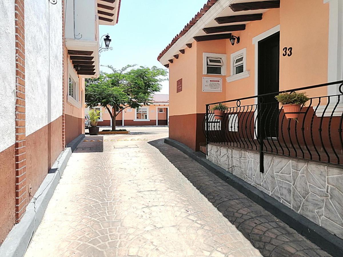 Hotel Aquiles Гуадалахара Екстериор снимка