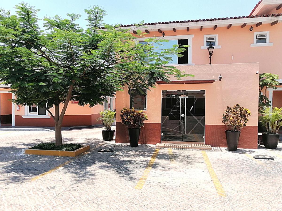 Hotel Aquiles Гуадалахара Екстериор снимка