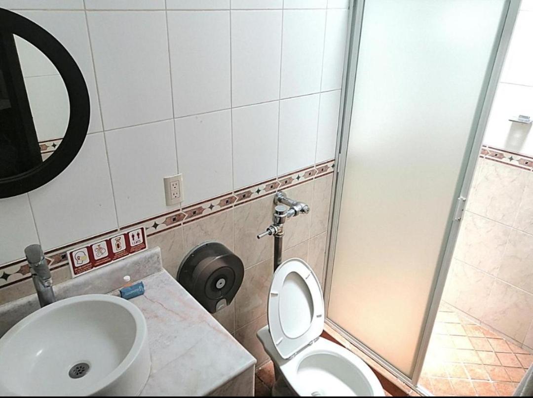 Hotel Aquiles Гуадалахара Стая снимка