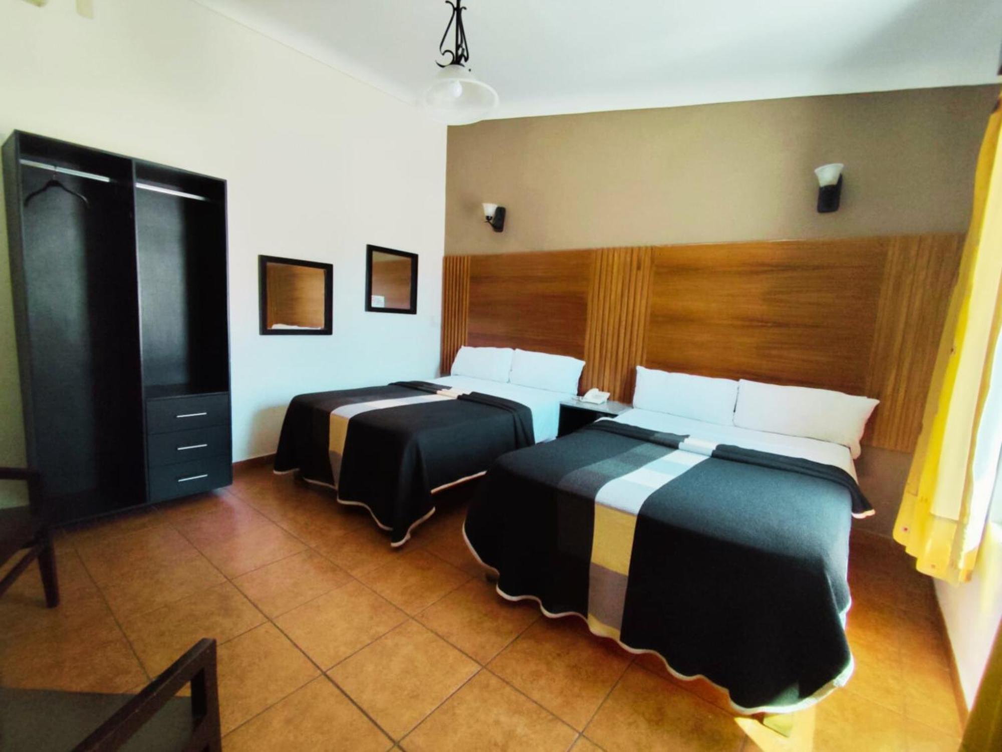 Hotel Aquiles Гуадалахара Стая снимка