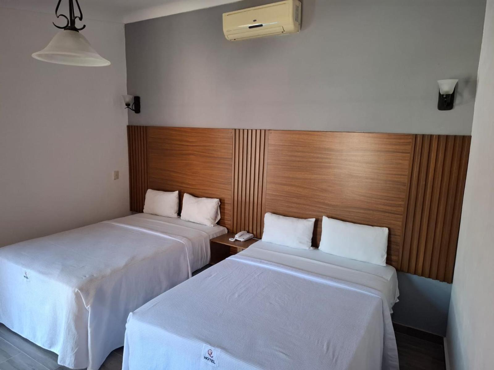 Hotel Aquiles Гуадалахара Екстериор снимка
