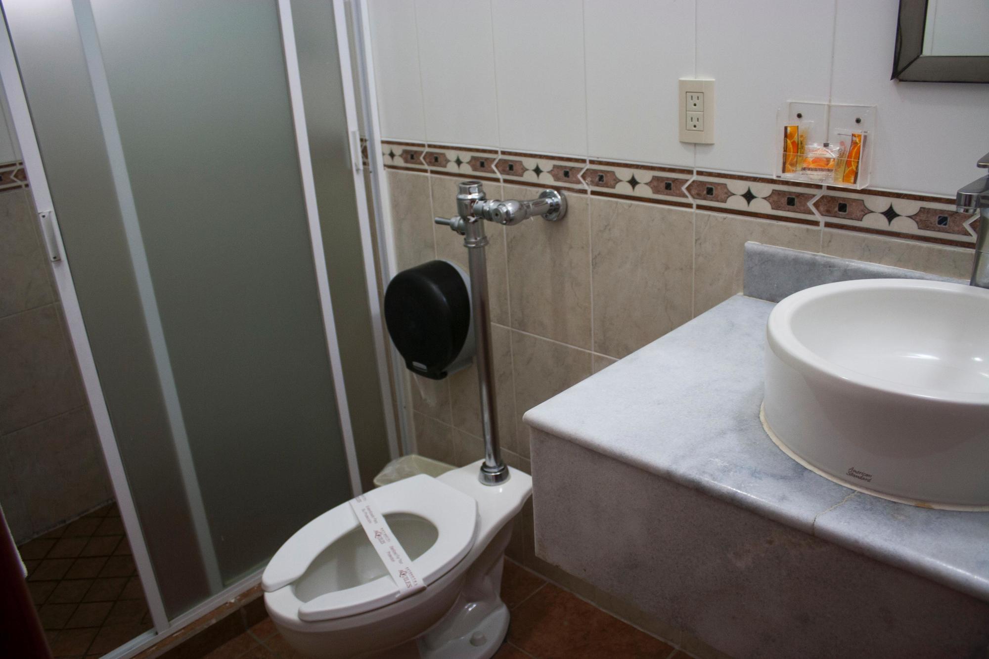 Hotel Aquiles Гуадалахара Екстериор снимка