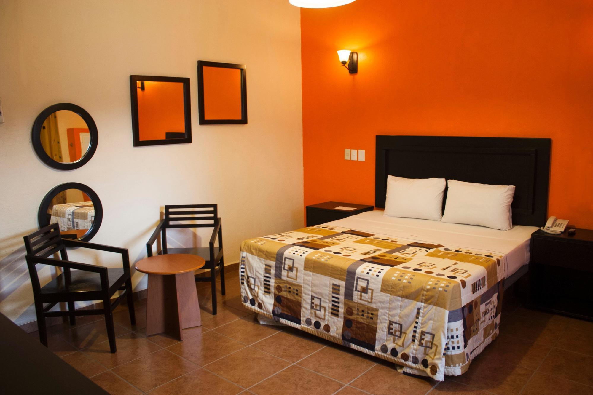 Hotel Aquiles Гуадалахара Екстериор снимка